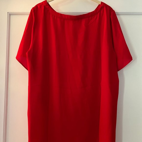 Banana Republic Red Short Sleeved Blouse Size M NWT - Picture 2 of 4